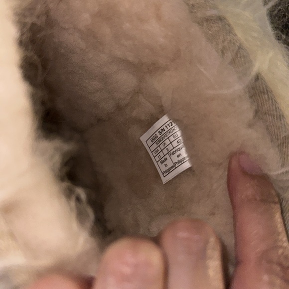 Women’s UGG Classic Short Mongolian Cuff Sand Boots #6 - Picture 9 of 10